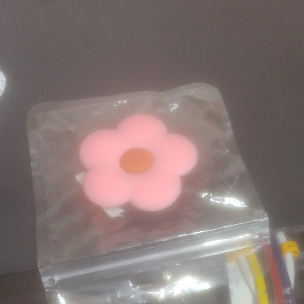 Pink Flower Shaped Accessory - Picture 5 of 5